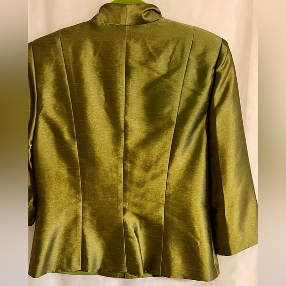 🍾Silk Jacket, rhinestone clasp, chartreuse, size 12 fitted jacket. - Picture 5 of 6
